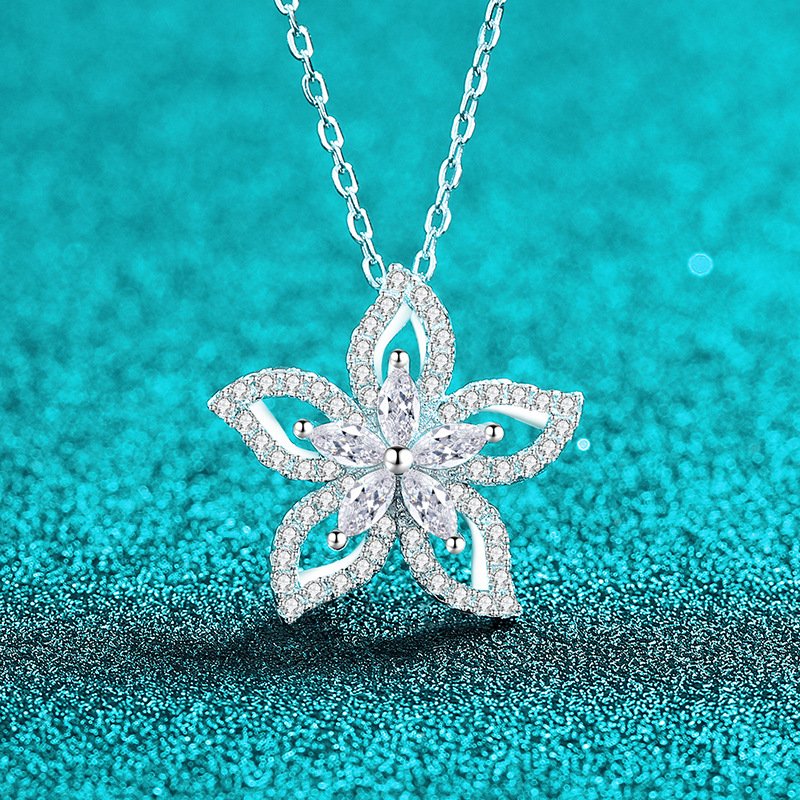 S925 Sterling Silver Moissanite Necklace for Women, Sweet Flower Pendant, Exquisite and Elegant