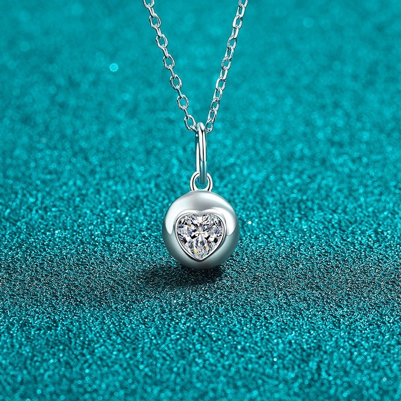 S925 Sterling Silver Moissanite Necklace for Women, Heart-Shaped Pendant, Exquisite Fashion Accessory Gift