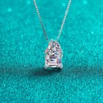S925 Sterling Silver Square Sugar Cube Clavicle Chain Necklace with 2 Carat Moissanite Heart Pendant