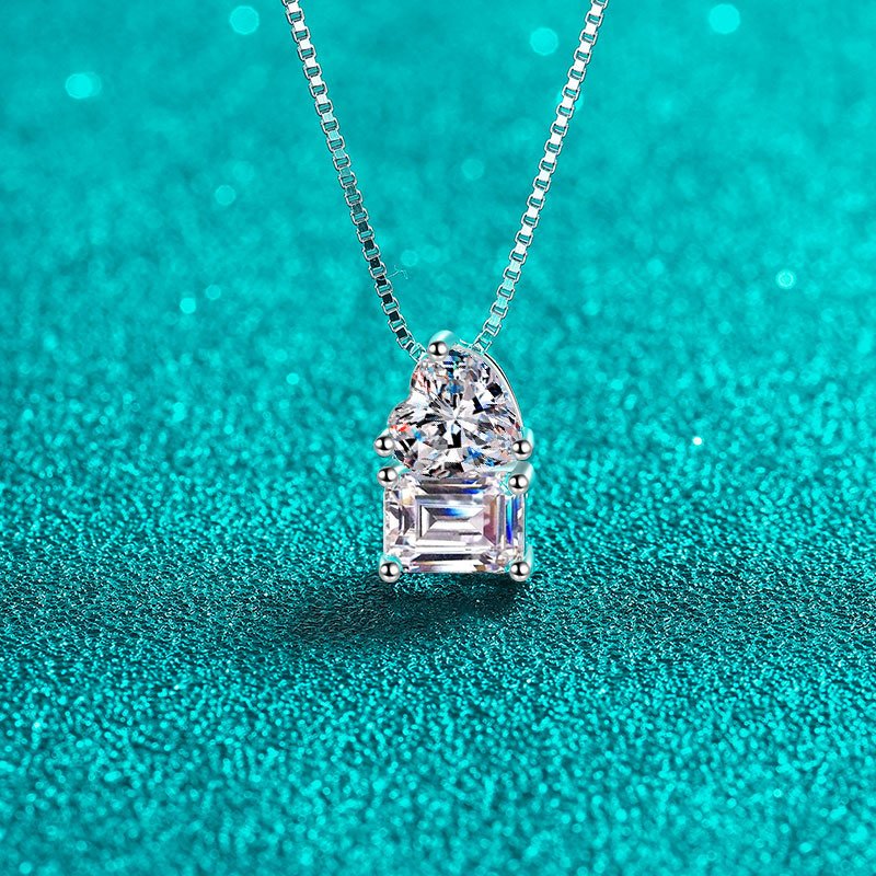 S925 Sterling Silver Square Sugar Cube Clavicle Chain Necklace with 2 Carat Moissanite Heart Pendant
