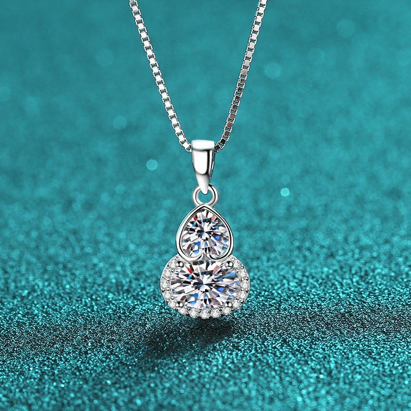 S925 Sterling Silver Moissanite Pendant Necklace for Women, Gourd-Shaped Heart Pendant, New Chinese Style, Minimalist Cool