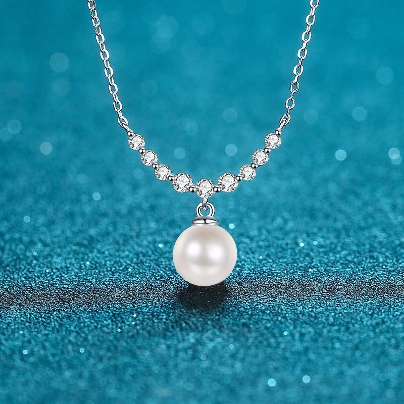 S925 Sterling Silver Clavicle Chain Necklace for Women 8mm Flawless Freshwater Pearl Smiley Moissanite Necklace