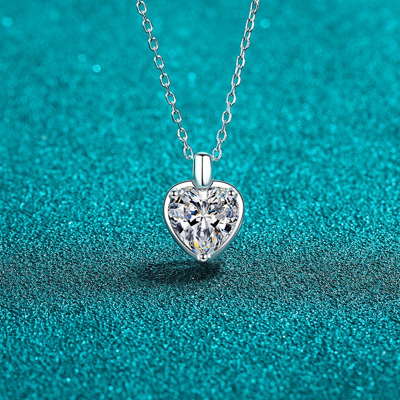 S925 Sterling Silver Heart Moissanite Necklace for Women Minimalist Heart Pendant Sweet Collarbone Chain