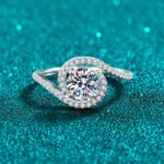 S925 Sterling Silver Moissanite Ring for Women, Twisted Wave Band, Light Luxury Fashion Jewelry