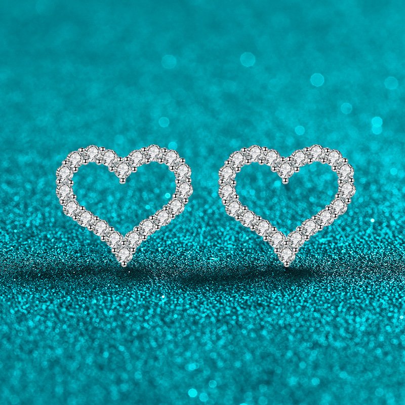 S925 Sterling Silver Moissanite Heart Stud Earrings for Women Sweet Cute Fresh Daily Versatile