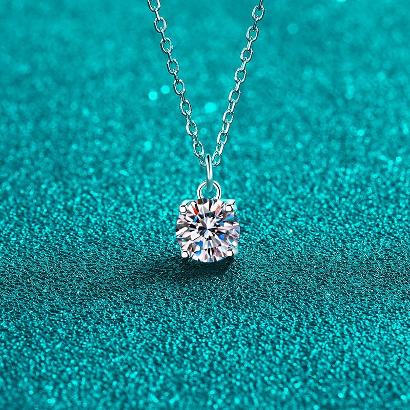 S925 Silver Moissanite Necklace for Women with Single Diamond Pendant, Simple and Fresh Style, Daily Commute Versatile