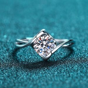 S925 Sterling Silver Angel Kiss 1 Carat Moissanite Ring for Women
