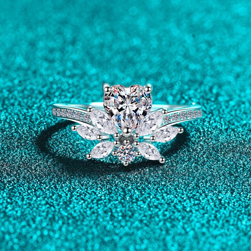 S925 Sterling Silver Moissanite Ring for Women Heart Hand Bouquet Exquisite Festive Gift