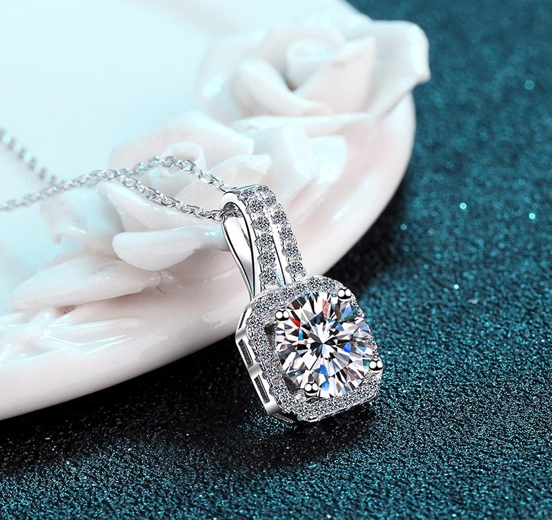 S925 Sterling Silver Necklace Four-Prong Moissanite Pendant Choker Chain Factory Direct