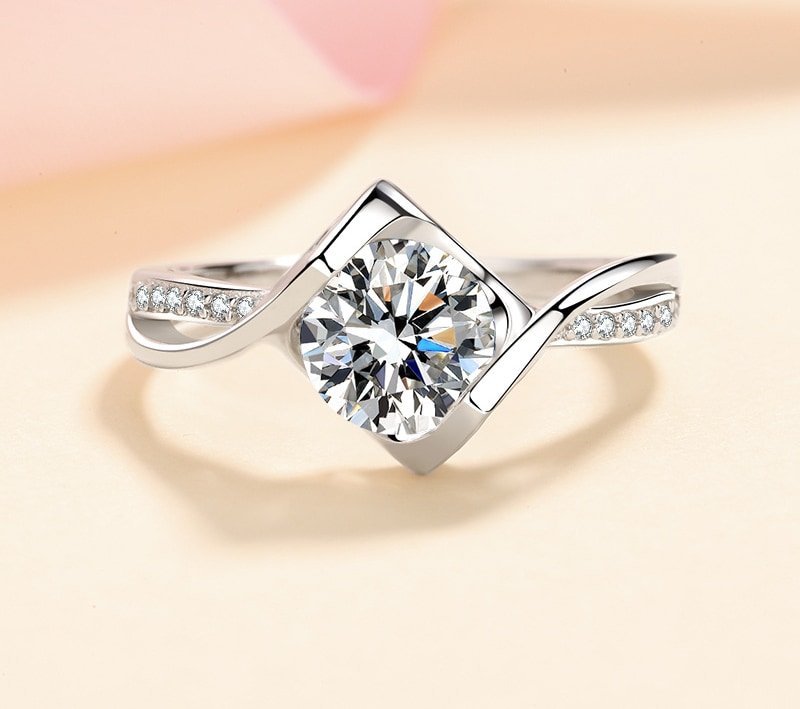 S925 Sterling Silver Ring for Women 50 Points 1 Carat Moissanite Angel Kiss Micro Set Ring