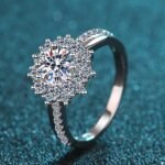 S925 Sterling Silver Women's Luxury Wedding Ring 1 Carat Moissanite Ring European and American Style