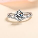 S925 Sterling Silver Heart Style Moissanite Ring
