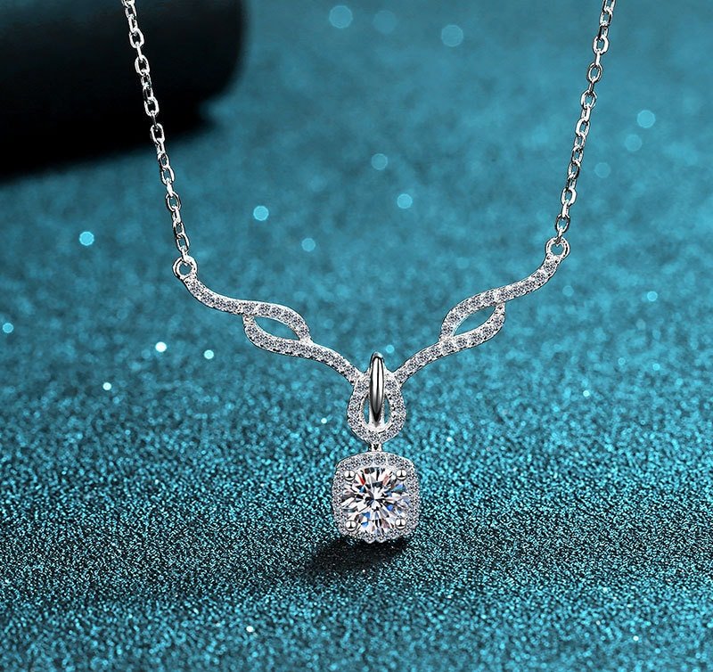 S925 Sterling Silver Four-Prong Moissanite Necklace for Women, 80-Point Simulated Diamond Choker, Factory Direct