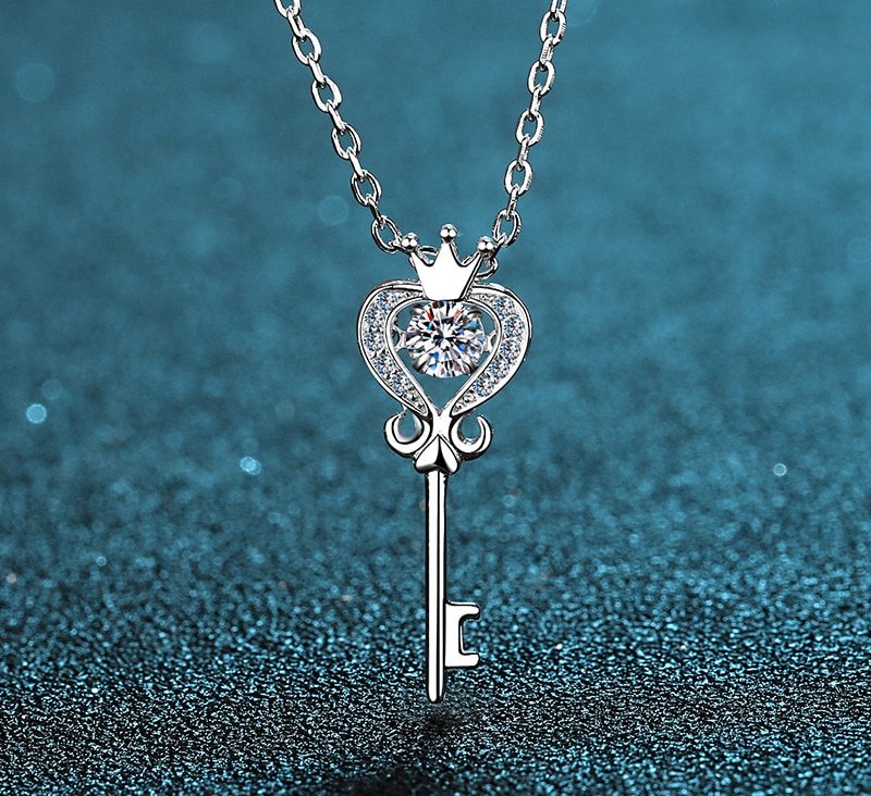 S925 Sterling Silver Necklace Clavicle Chain Pendant 30-Point Moissanite