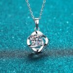 925 Silver Fashion Four-Claw 1 Carat Moissanite Pendant Necklace for Women