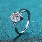S925 Sterling Silver Angel Kiss 1 Carat Moissanite Ring for Women