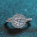 S925 Sterling Silver Women's Luxury Wedding Ring 1 Carat Moissanite Ring European and American Style