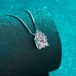S925 Sterling Silver Square Sugar Cube Clavicle Chain Necklace with 2 Carat Moissanite Heart Pendant