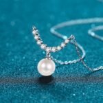 S925 Sterling Silver Clavicle Chain Necklace for Women 8mm Flawless Freshwater Pearl Smiley Moissanite Necklace