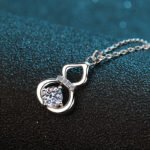S925 Sterling Silver Necklace for Women with 0.5ct Moissanite Gourd Pendant, Four-Prong Setting, Collarbone Chain, Wholesale