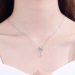 S925 Sterling Silver Necklace Clavicle Chain Pendant 30-Point Moissanite