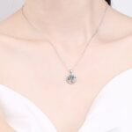 925 Silver Fashion Four-Claw 1 Carat Moissanite Pendant Necklace for Women