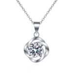 925 Silver Fashion Four-Claw 1 Carat Moissanite Pendant Necklace for Women